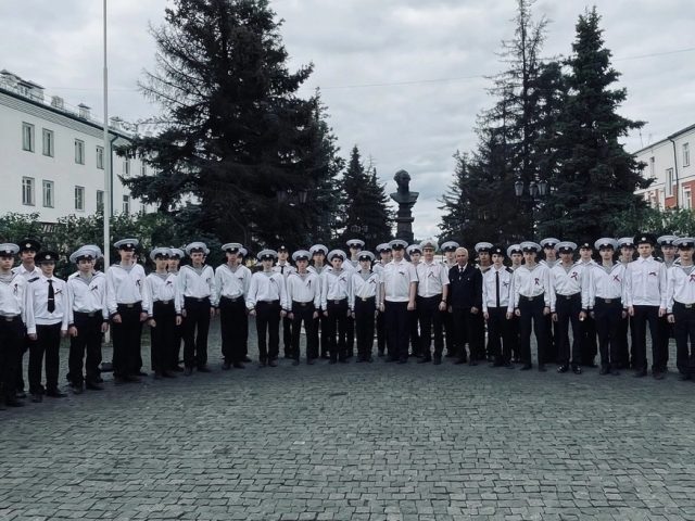 В День России у памятника Ф.Ф. Ушакову в Рыбинске состоялся торжественный митинг.