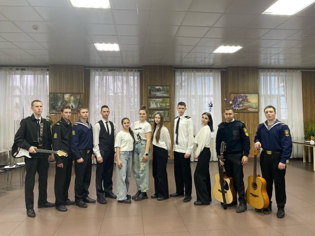 Концерт в доме престарелых и инвалидов