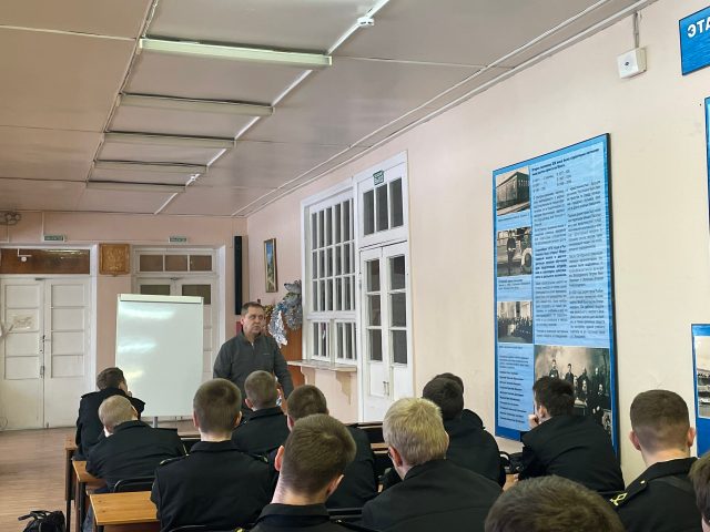 Здоровье и ответственность: курсанты Рыбинского речного училища узнали о рисках наркотиков и вейпинга